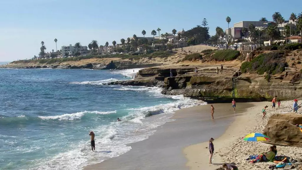 Beaches in Florida vs California