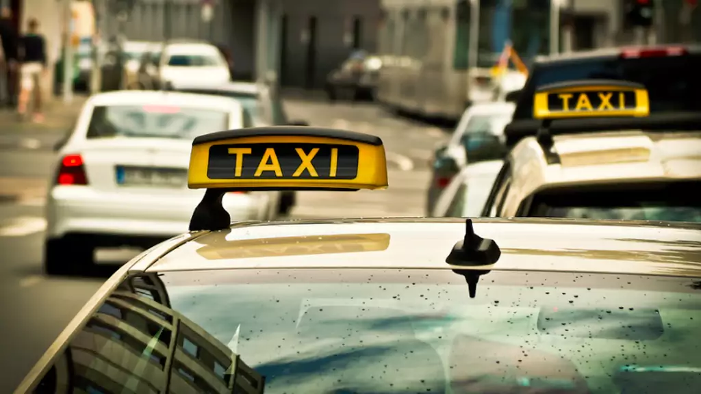 Pay With the Card in the Taxi
