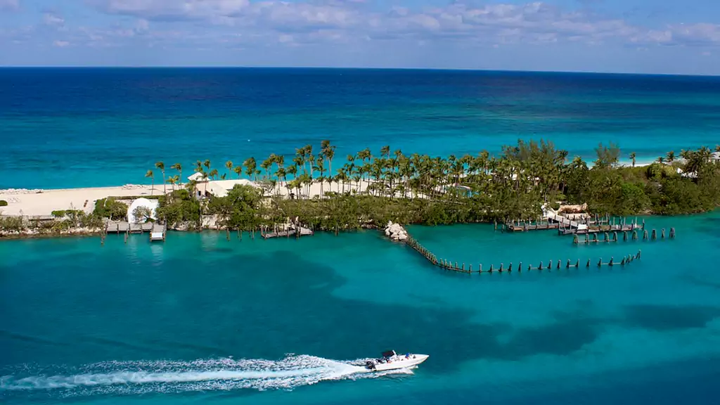 What Is the Airport Like in Nassau?
