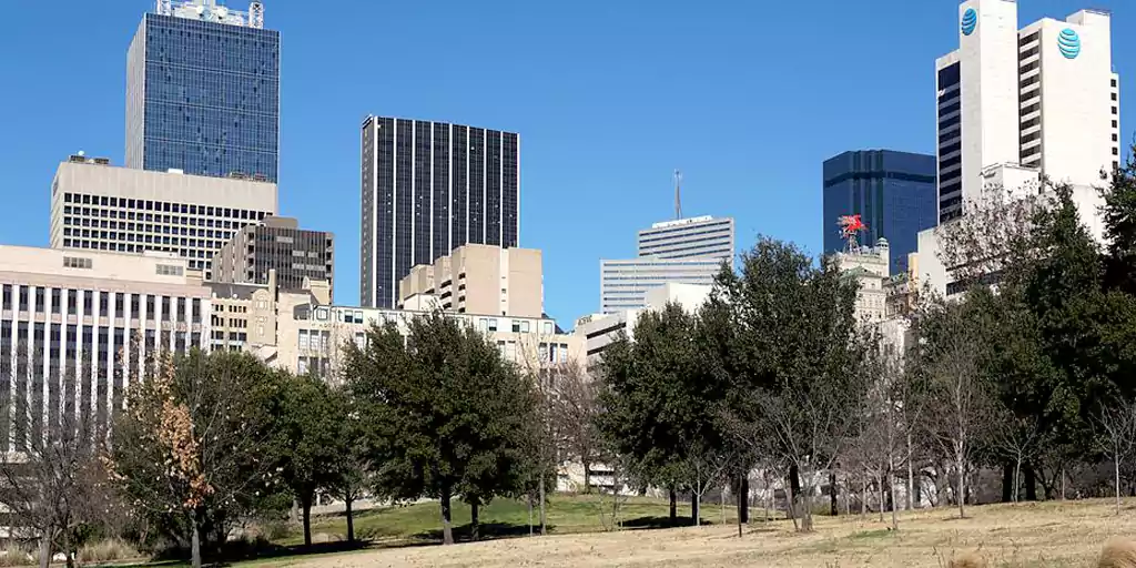 Is it cheaper to live in Houston or Dallas?